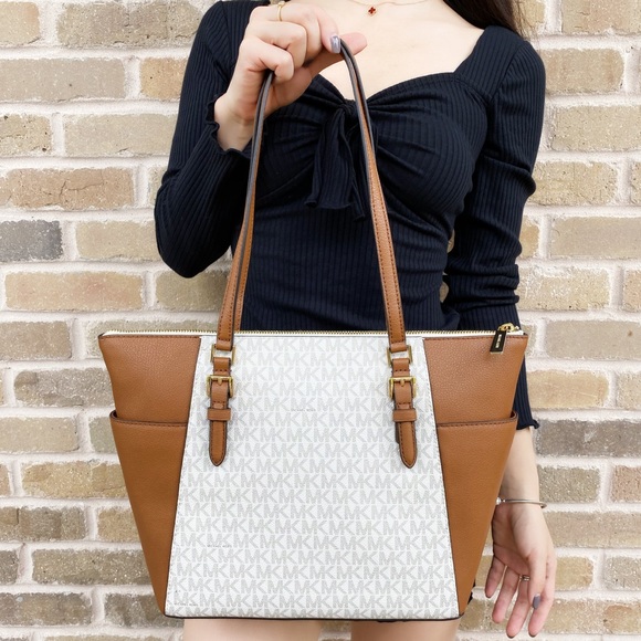 BUNDLE💕Michael Kors Tote Vanilla MK & Wristlet - Picture 5 of 8